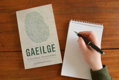 copy-gaelge-book-with-notepad